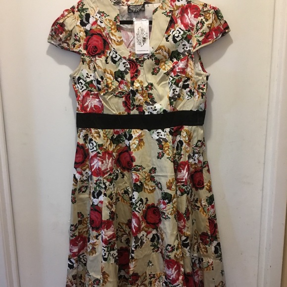 XL H&R Hearts & Roses Pixilated Floral Dress - Picture 3 of 11